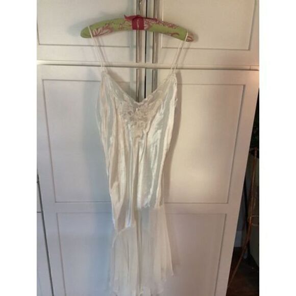 Victorias Secret Slip on Sz Medium Gold Label Chemise Vintage 1990s Intimates - Picture 1 of 9